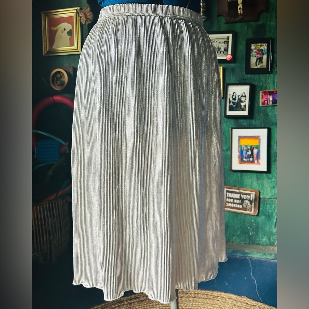 Chelsea & Violet Elegant Metallic Silver Pleated Midi Skirt
